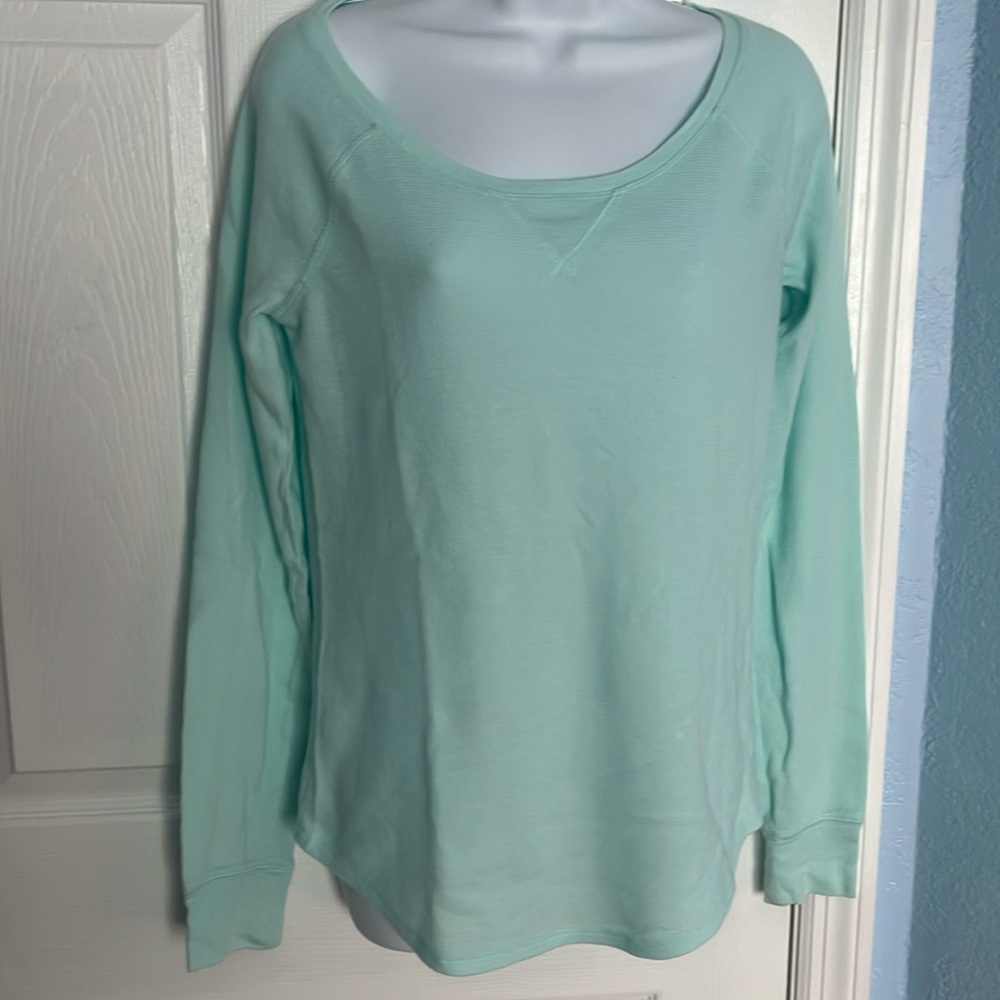 Medium VS Pink lightweight top